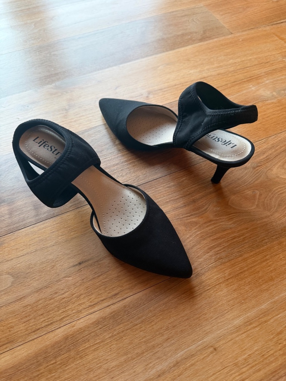 Life Stride Black Pointed Toe Slingback Kitten Heel Pumps